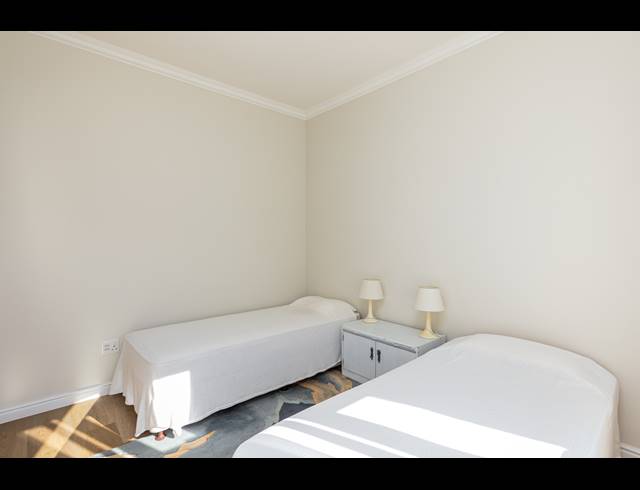 4 BEDROOM FREESTANDING TO LET IN SUNNINGDALE